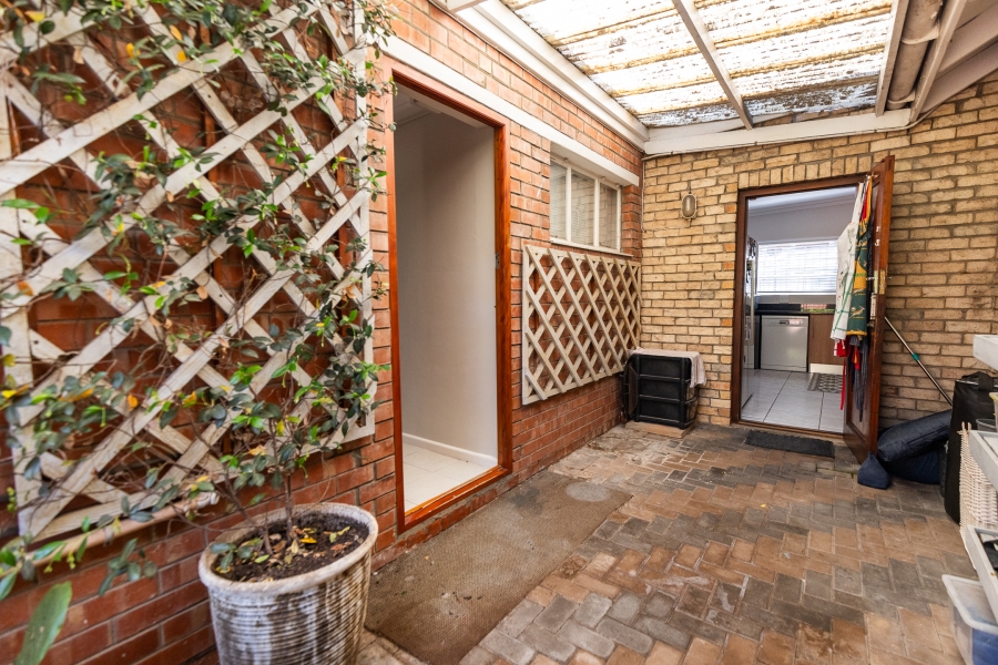 4 Bedroom Property for Sale in Summerstrand Eastern Cape